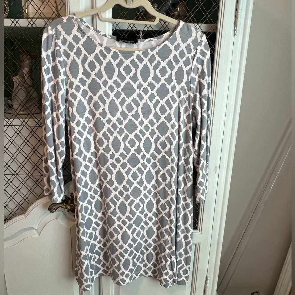 Hourglass Lilly Gray and White Geometric Tunic